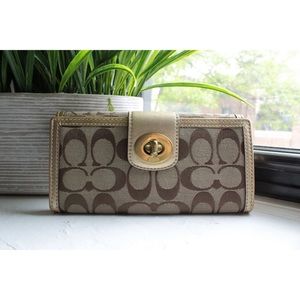 Coach Signature C Bifold Turnlock Wallet Khaki